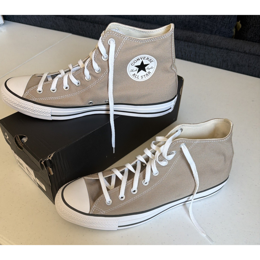 New Converse Mens 13 women 15 Chuck Taylor hightops all star A11753F athletic